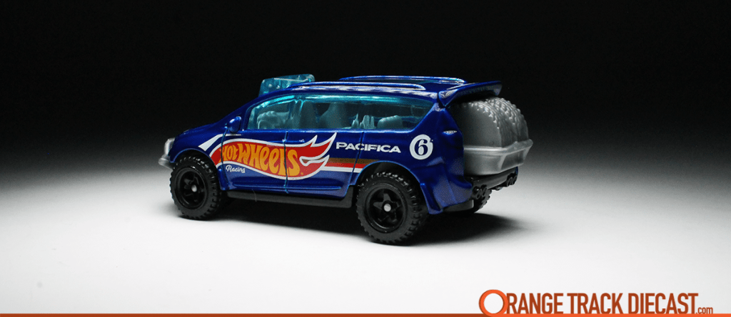 HW Race Team (2019 New Model): CHRYSLER PACIFICA – ORANGE TRACK DIECAST
